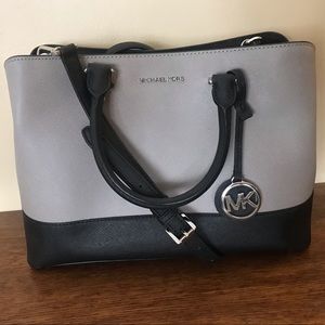 ‼️SOLD‼️Michael Kors Savannah Tote